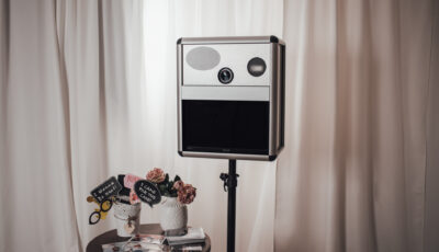 Audiogästebuch Österreich, Audio Gästebuch Hochzeit, Audio Gästebuch mieten, Sprachbotschaften Hochzeit, Hochzeit Gästebuch modern, Hochzeitserinnerung Audio, Hochzeitsgästebuch zum Sprechen, Audio Gästebuch Verleih Österreich, Kreatives Gästebuch Hochzeit, Persönliche Hochzeitsbotschaften, Erinnerungen zum Anhören, Hochzeitsgästebuch Vintage Stil, Retro Telefon Gästebuch, Gästebuch mit Sprachnachricht, Telefon Gästebuch Hochzeit, Sprachgästebuch Hochzeit, Emotionale Hochzeitsmomente, Hochzeitsideen Österreich, Hochzeit planen Österreich, Hochzeit Highlight Ideen, Audiogästebuch Wien, Audiogästebuch Niederösterreich, Audio Gästebuch Salzburg, Audio Gästebuch Steiermark, Audio Gästebuch Tirol, Hochzeitsideen Österreich, Hochzeit Dienstleister Österreich, Hochzeit mieten Equipment Österreich, Fotobox mieten Ostösterreich, Fotobox Hochzeit Wien, Fotobox Niederösterreich, Fotobox Burgenland, Fotobox Steiermark Ost, Fotobox Verleih Wien, Photobooth Wien mieten, Fotobox für Hochzeit Ostösterreich, Fotoautomat Hochzeit Wien, Selfiebox Niederösterreich, Fotobox Burgenland, Fotobox mieten Burgenland, Hochzeitsfotobox Burgenland, Fotobox Anbieter Burgenland, Fotobox Oststeiermark, Fotobox Fürstenfeld, Fotobox Hartberg Hochzeit