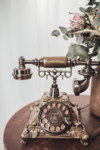 retrofon dasretrofon audiogästebuch traumtelefon vintagetelefon Retrotelefon, Audiogästebuch Österreich, Audio Gästebuch Hochzeit, Audio Gästebuch mieten, Sprachbotschaften Hochzeit, Hochzeit Gästebuch modern, Hochzeitserinnerung Audio, Hochzeitsgästebuch zum Sprechen, Audio Gästebuch Verleih Österreich, Kreatives Gästebuch Hochzeit, Persönliche Hochzeitsbotschaften, Erinnerungen zum Anhören, Hochzeitsgästebuch Vintage Stil, Retro Telefon Gästebuch, Gästebuch mit Sprachnachricht, Telefon Gästebuch Hochzeit, Sprachgästebuch Hochzeit, Emotionale Hochzeitsmomente, Hochzeitsideen Österreich, Hochzeit planen Österreich, Hochzeit Highlight Ideen, Audiogästebuch Wien, Audiogästebuch Niederösterreich, Audio Gästebuch Salzburg, Audio Gästebuch Steiermark, Audio Gästebuch Tirol, Hochzeitsideen Österreich, Hochzeit Dienstleister Österreich, Hochzeit mieten Equipment Österreich, Fotobox mieten Ostösterreich, Fotobox Hochzeit Wien, Fotobox Niederösterreich, Fotobox Burgenland, Fotobox Steiermark Ost, Fotobox Verleih Wien, Photobooth Wien mieten, Fotobox für Hochzeit Ostösterreich, Fotoautomat Hochzeit Wien, Selfiebox Niederösterreich, Fotobox Burgenland, Fotobox mieten Burgenland, Hochzeitsfotobox Burgenland, Fotobox Anbieter Burgenland, Fotobox Oststeiermark, Fotobox Fürstenfeld, Fotobox Hartberg Hochzeit